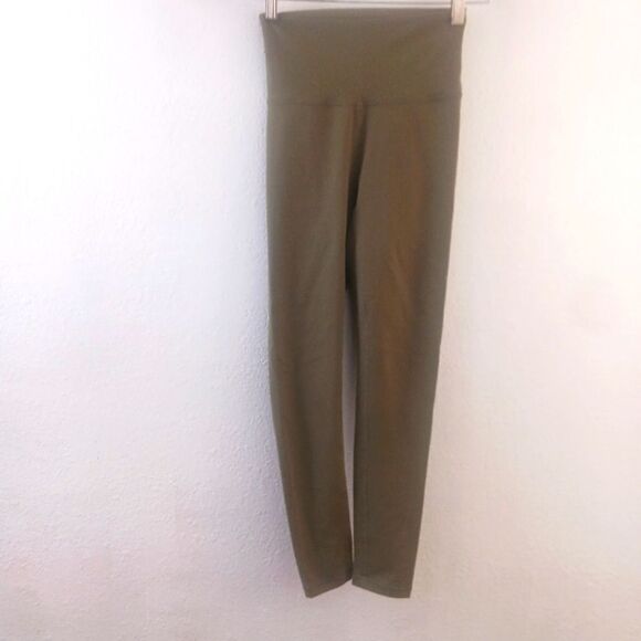 ECHT Olive Green Leggings with Scrunch Bottom size XS - Picture 1 of 5
